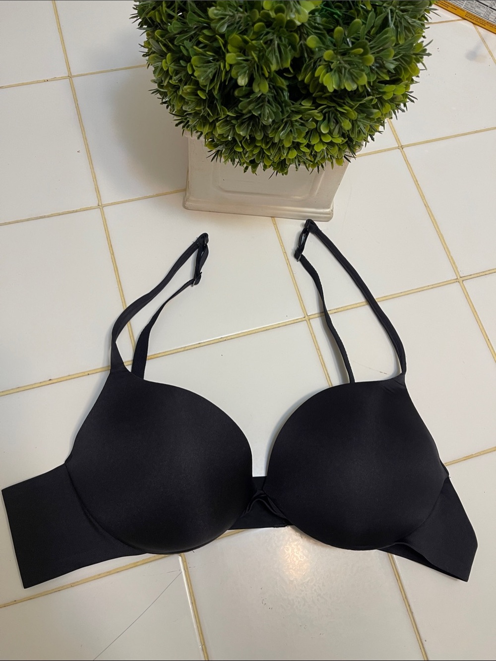 SKIMS Black Smooth Molded T-Shirt Bra